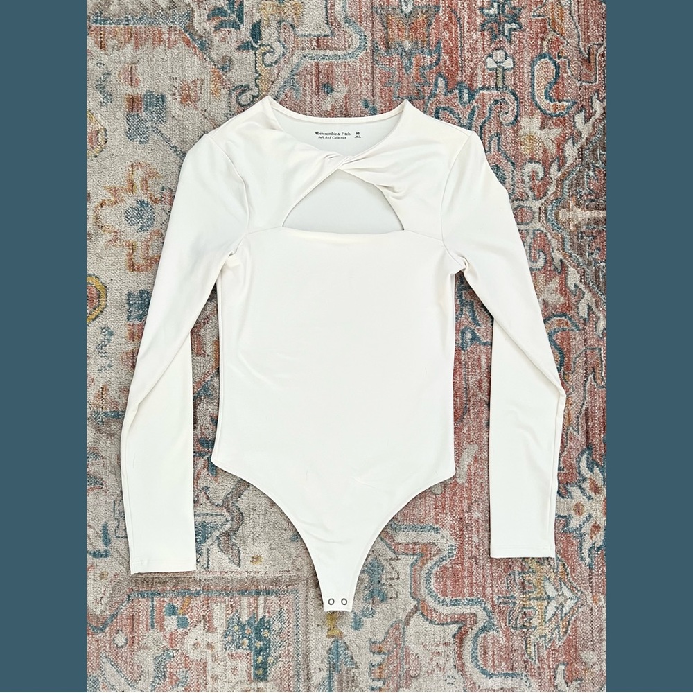 Soft A&F Collection Cutout Twist Front Bodysuit